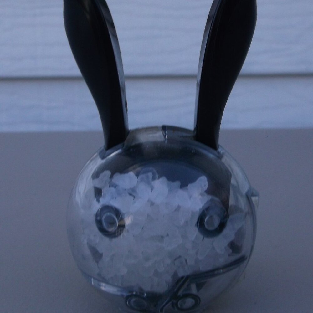 Chef’n Bunny Salt Grinder | Magnetic Squeeze‑Handle Salt Mill - like new